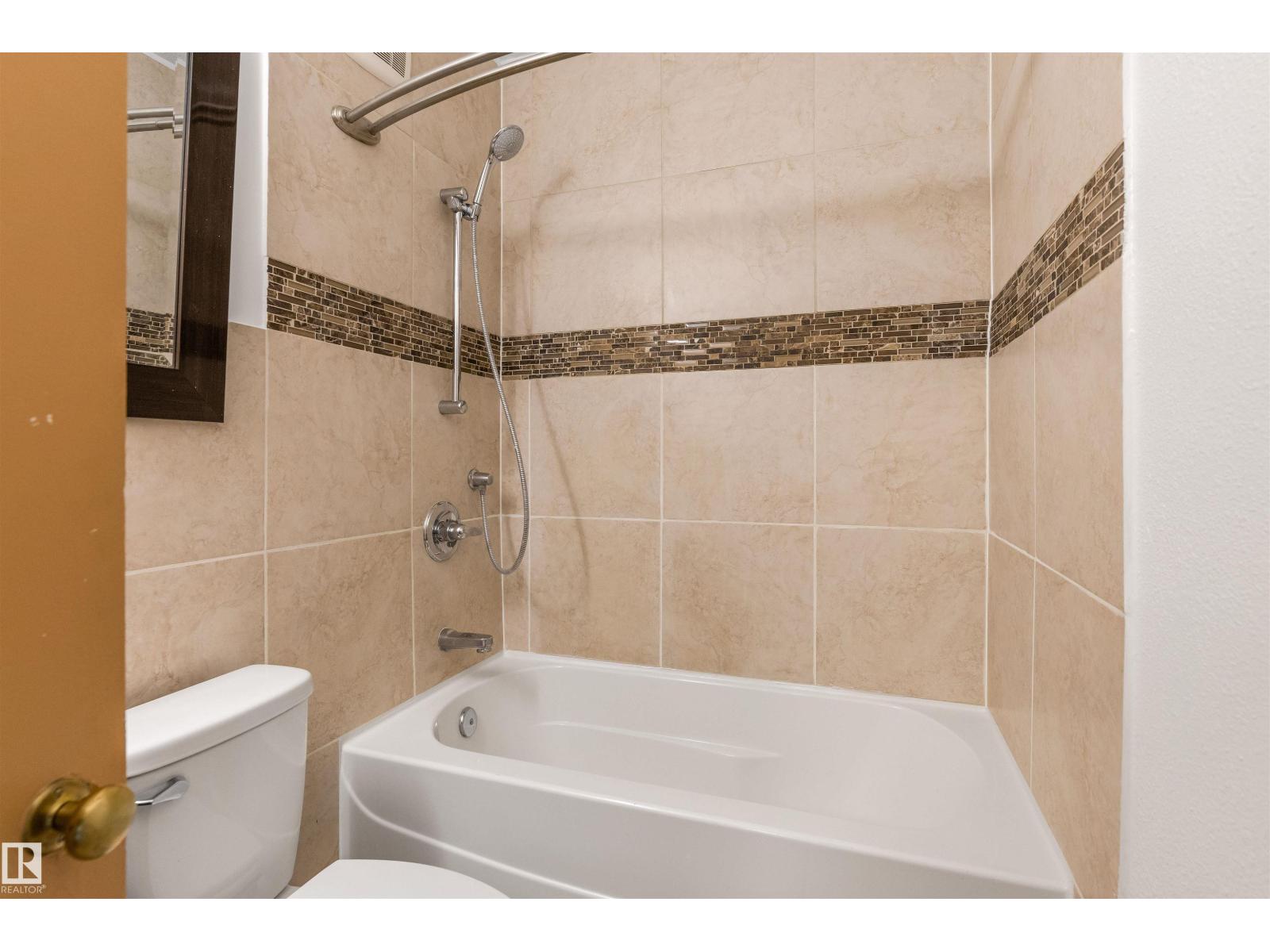 11230 75 Av Nw Property Photo 16