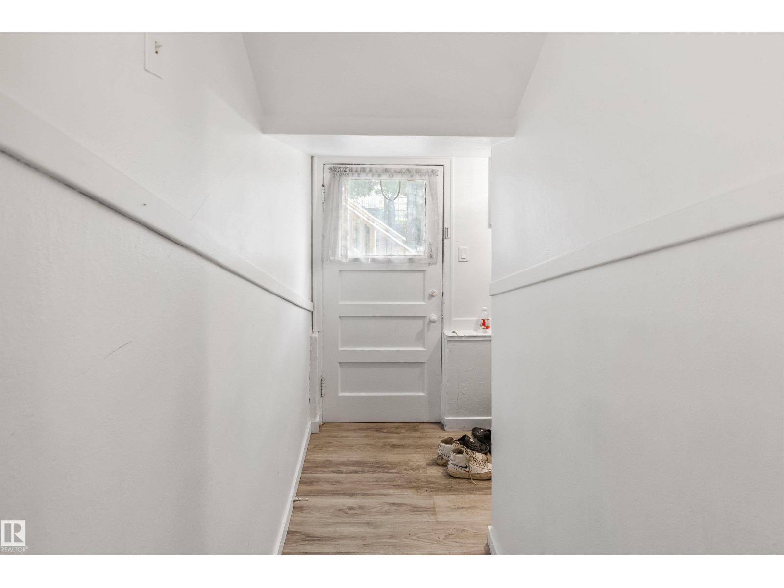 11230 75 Av Nw Property Photo 18