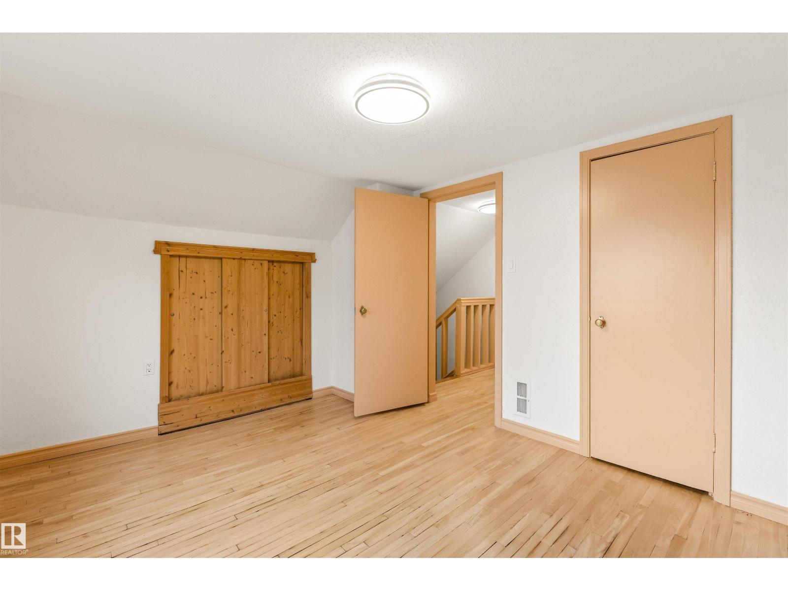 11230 75 Av Nw Property Photo 20