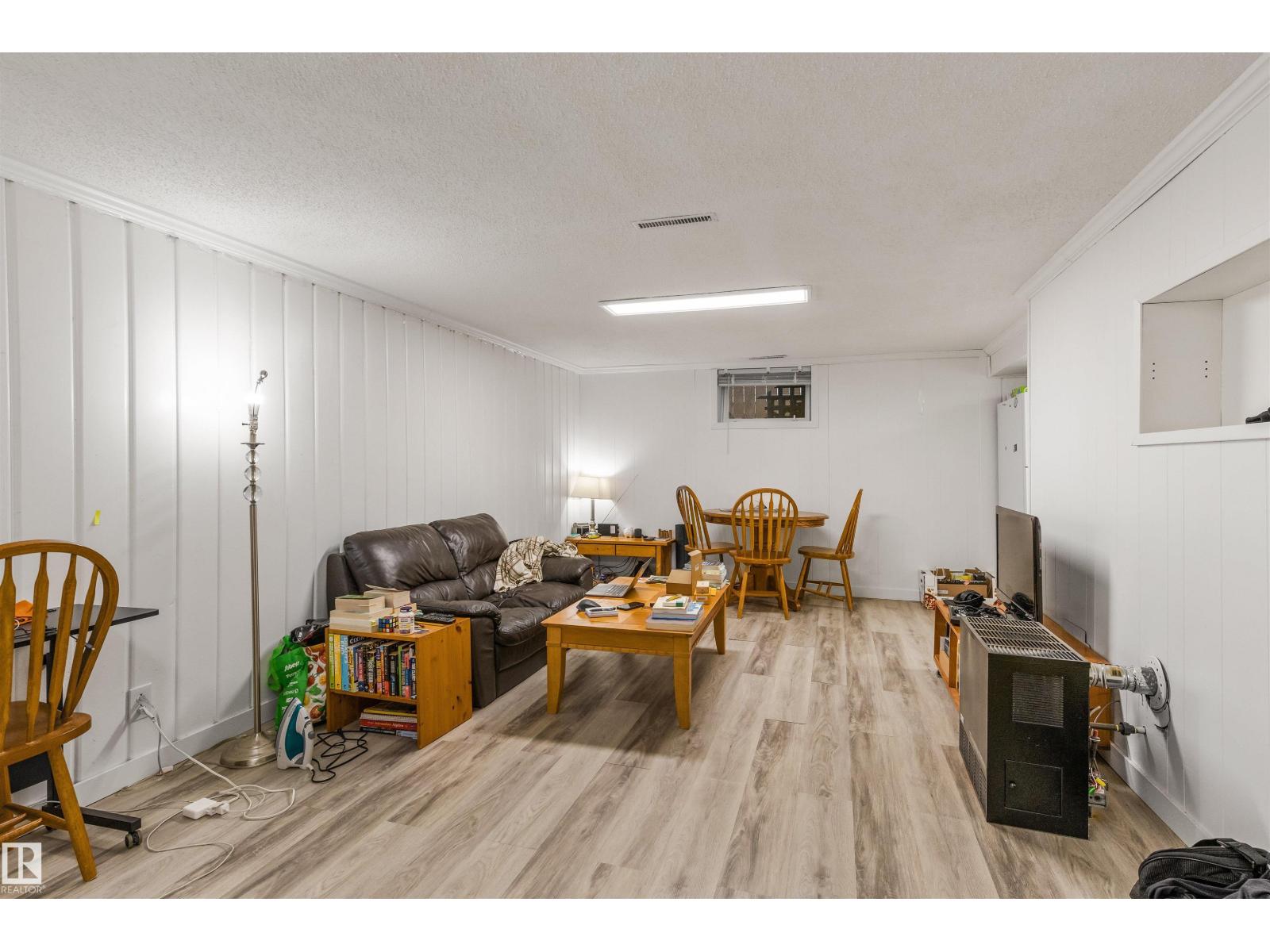 11230 75 Av Nw Property Photo 26