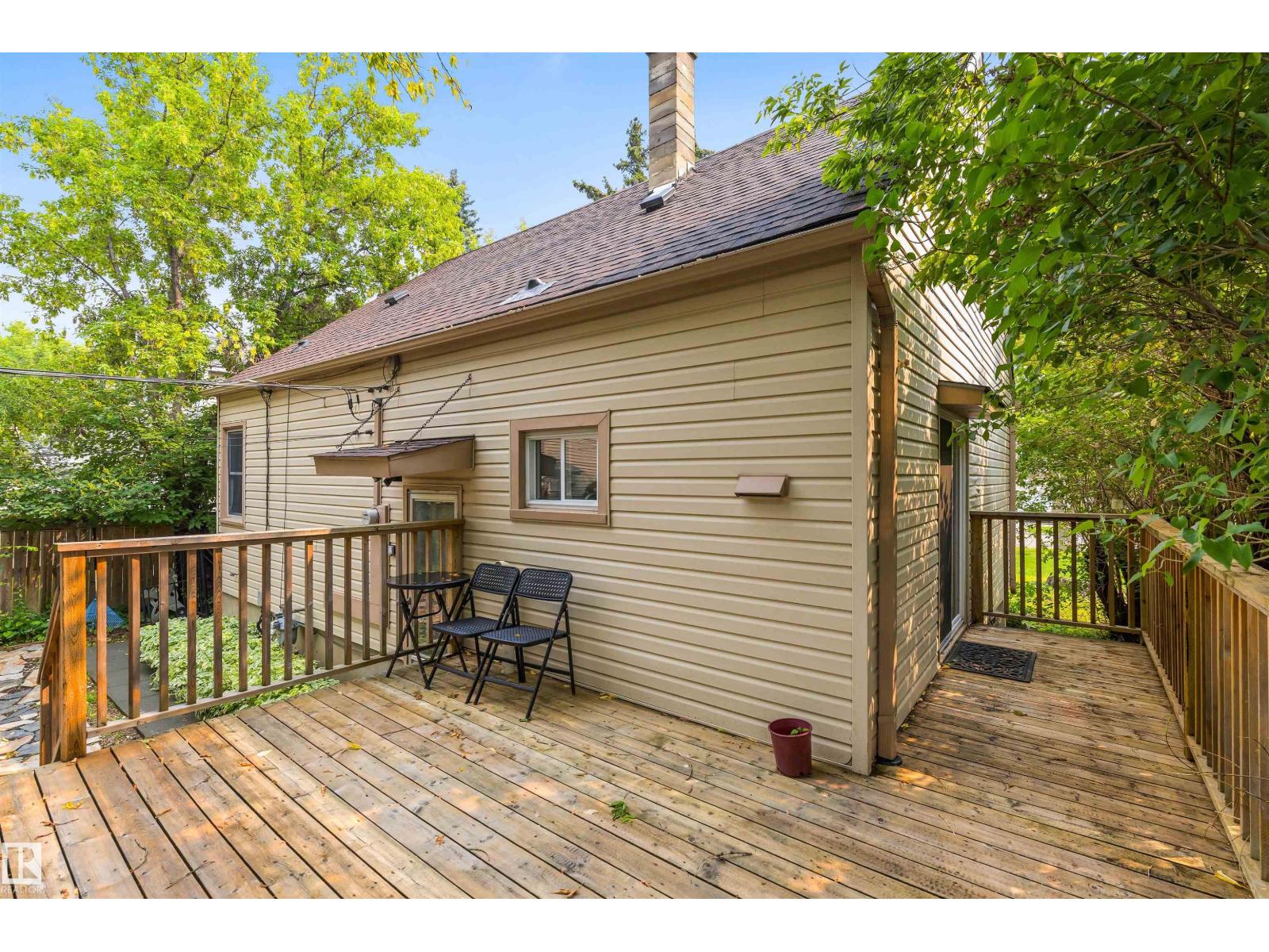 11230 75 Av Nw Property Photo 37