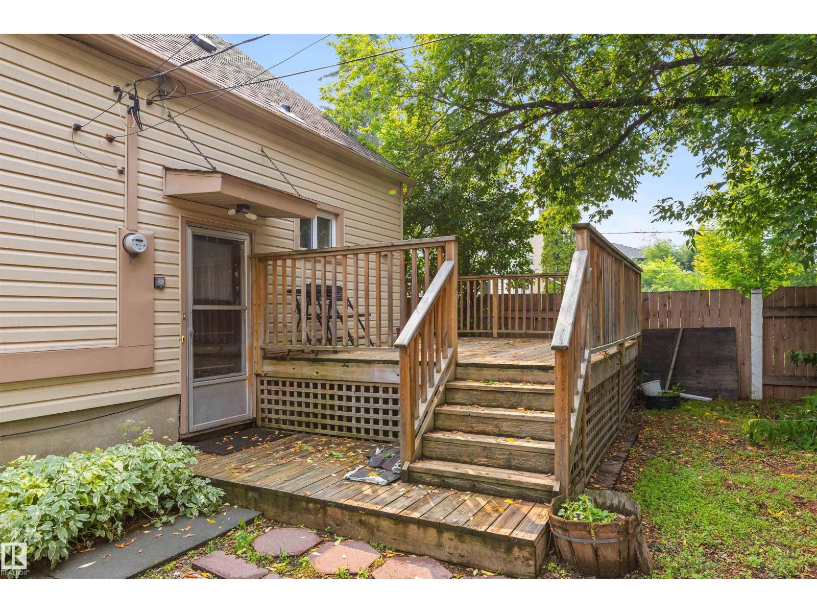 11230 75 Av Nw Property Photo 39