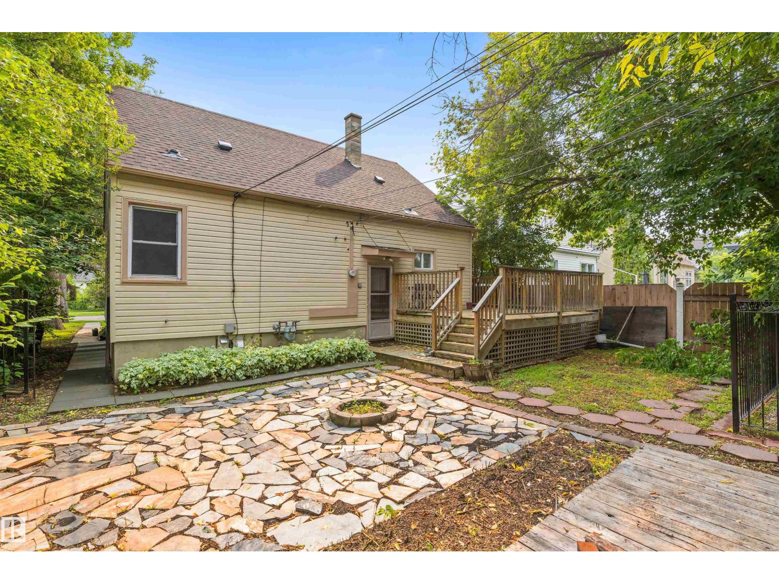 11230 75 Av Nw Property Photo 40