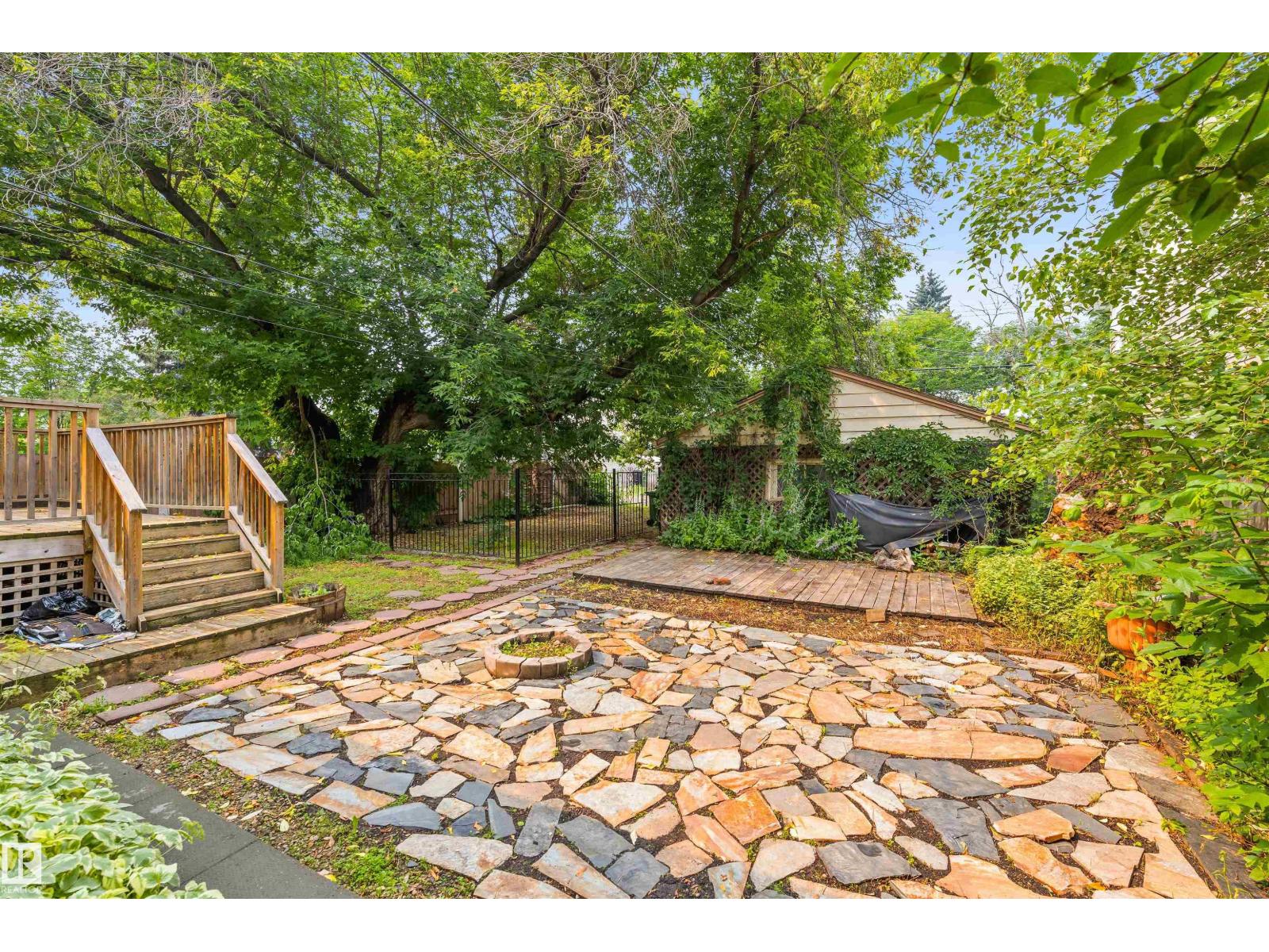 11230 75 Av Nw Property Photo 41