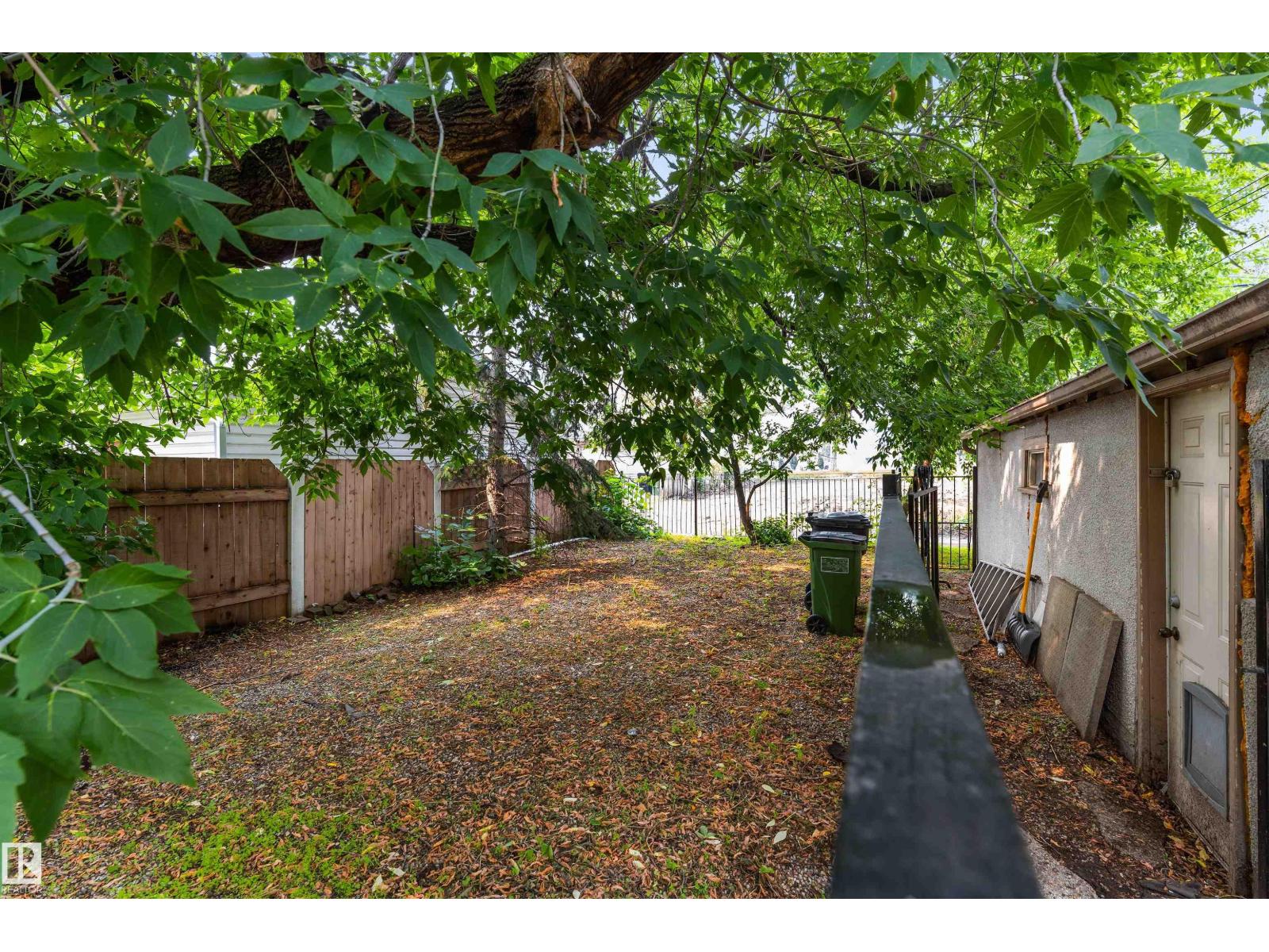 11230 75 Av Nw Property Photo 43