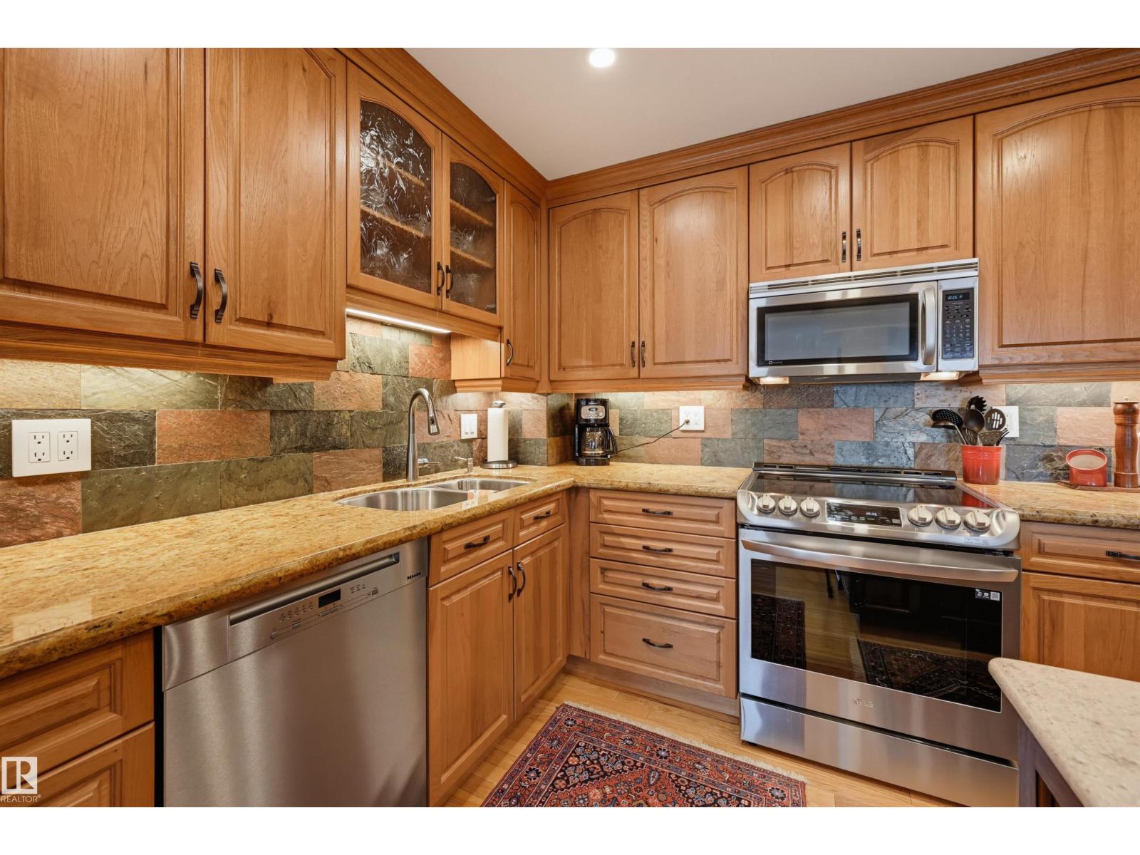 #1603 11503 100 Av Nw Property Photo 17