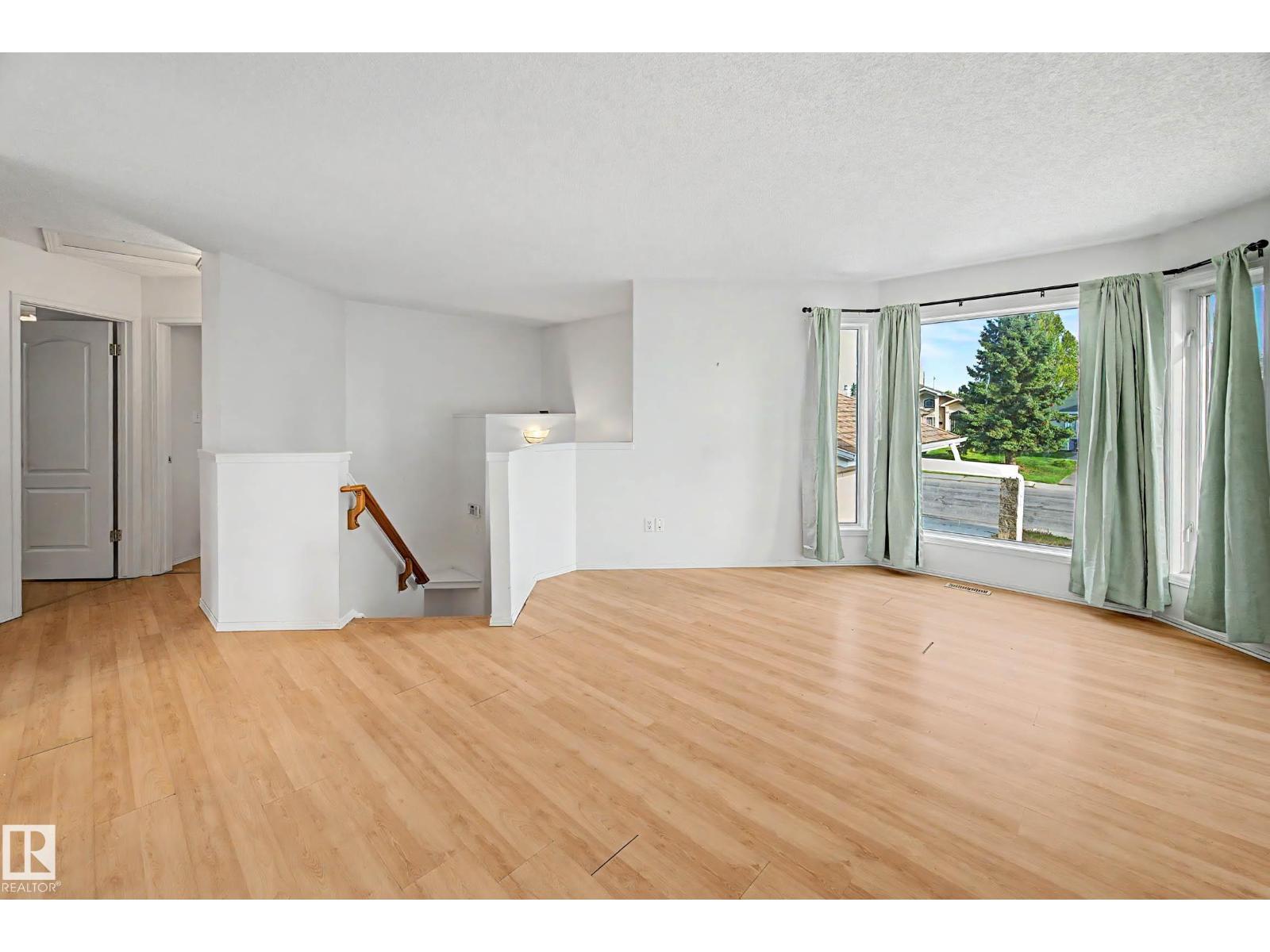 18411 77 Av Nw Property Photo 3