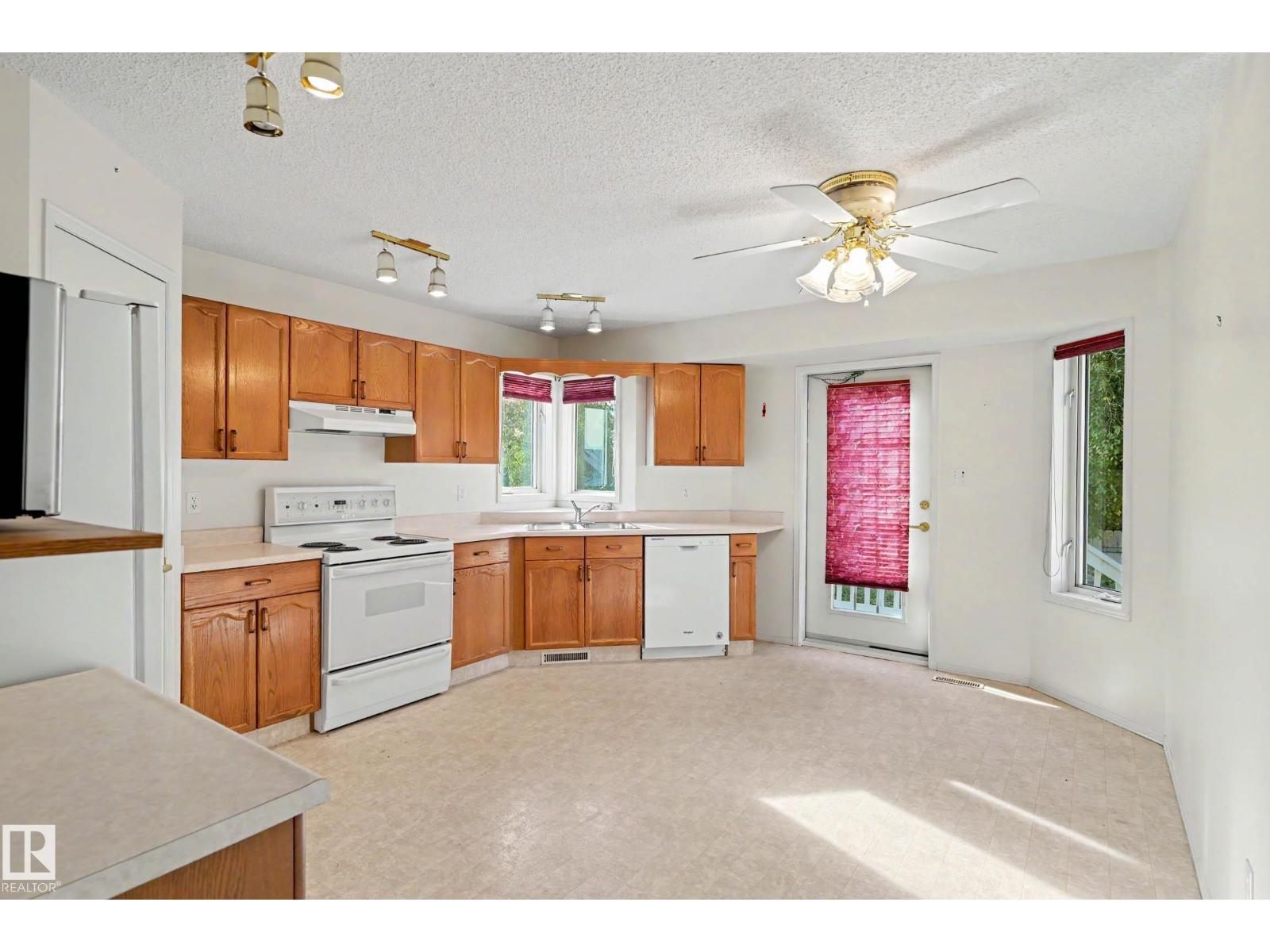 18411 77 Av Nw Property Photo 4