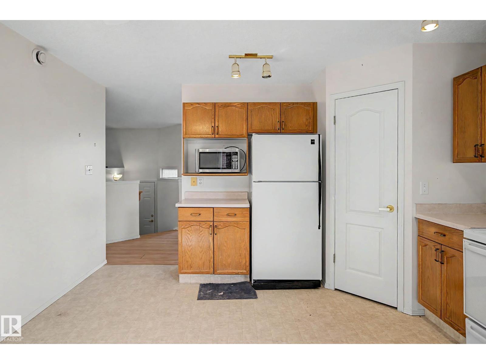 18411 77 Av Nw Property Photo 27