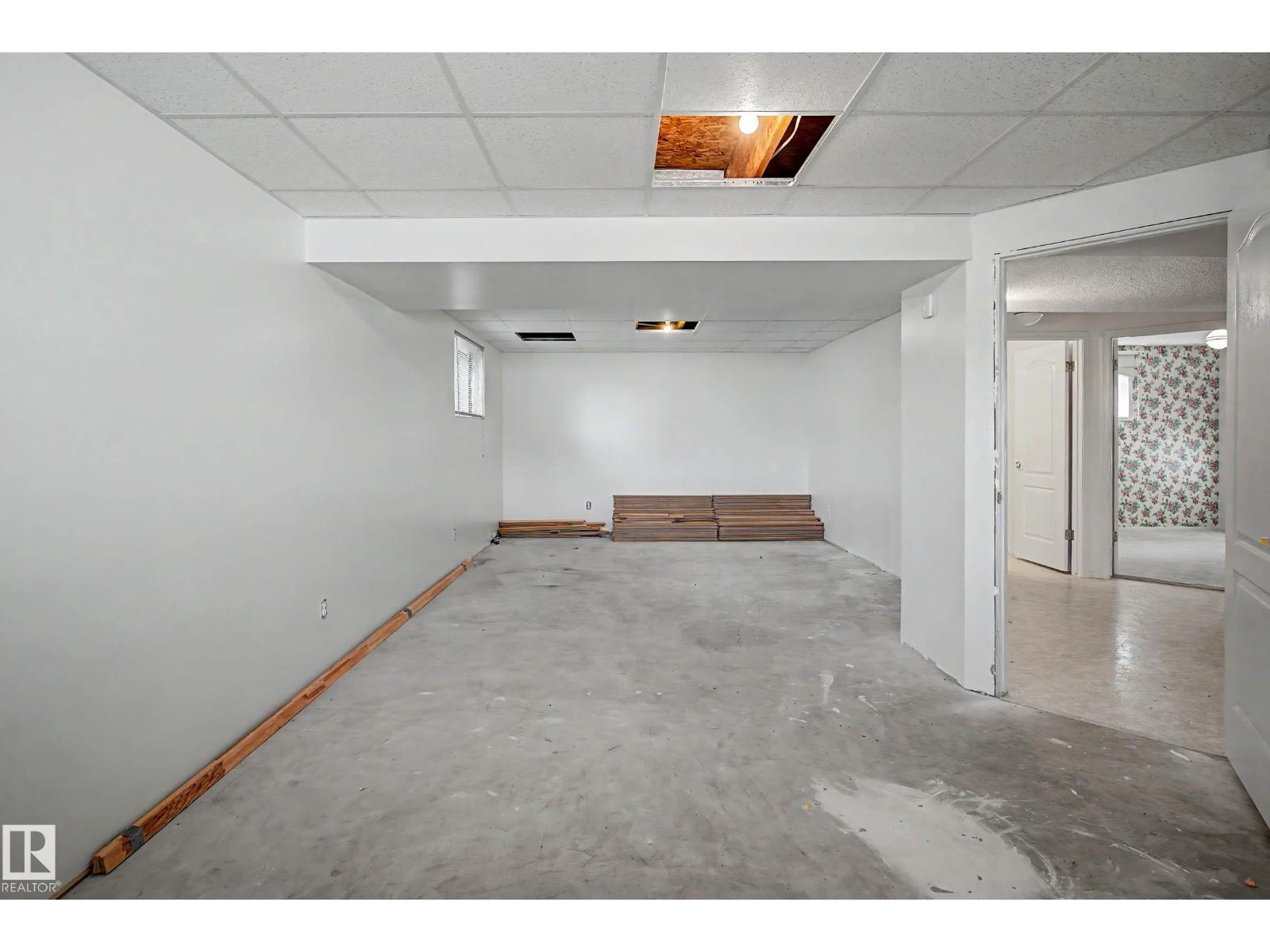 18411 77 Av Nw Property Photo 33