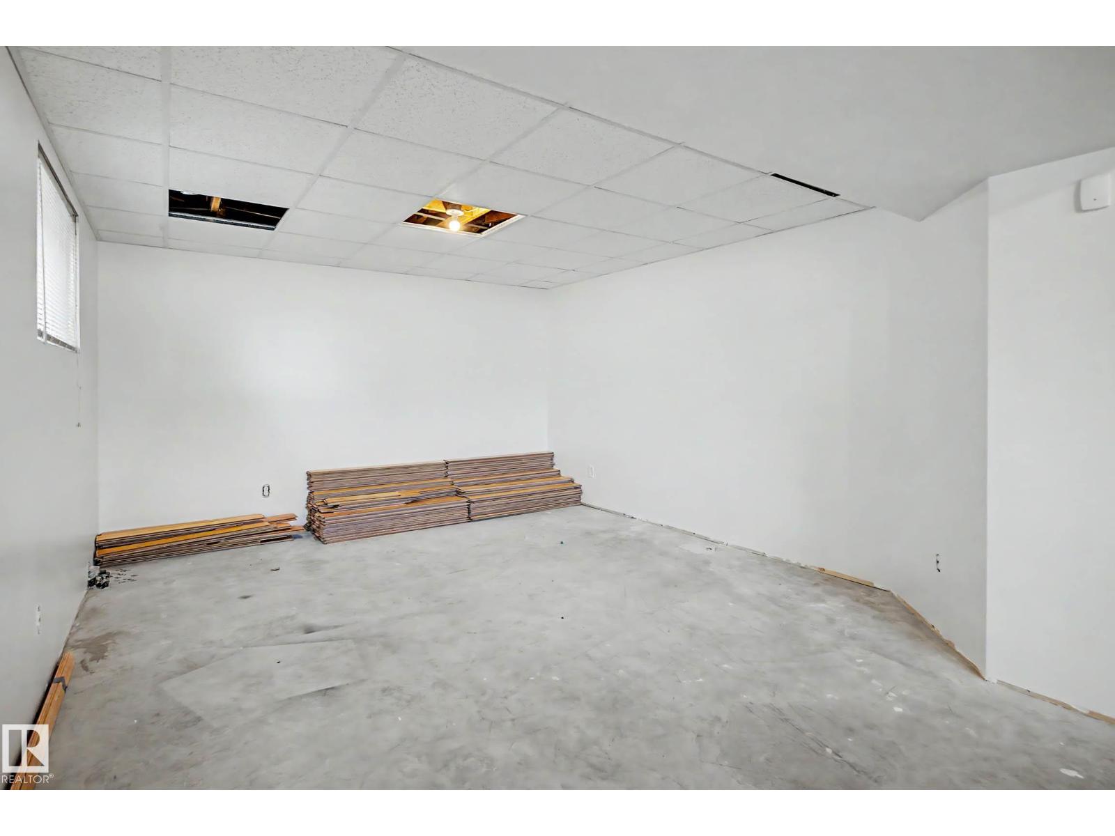 18411 77 Av Nw Property Photo 34