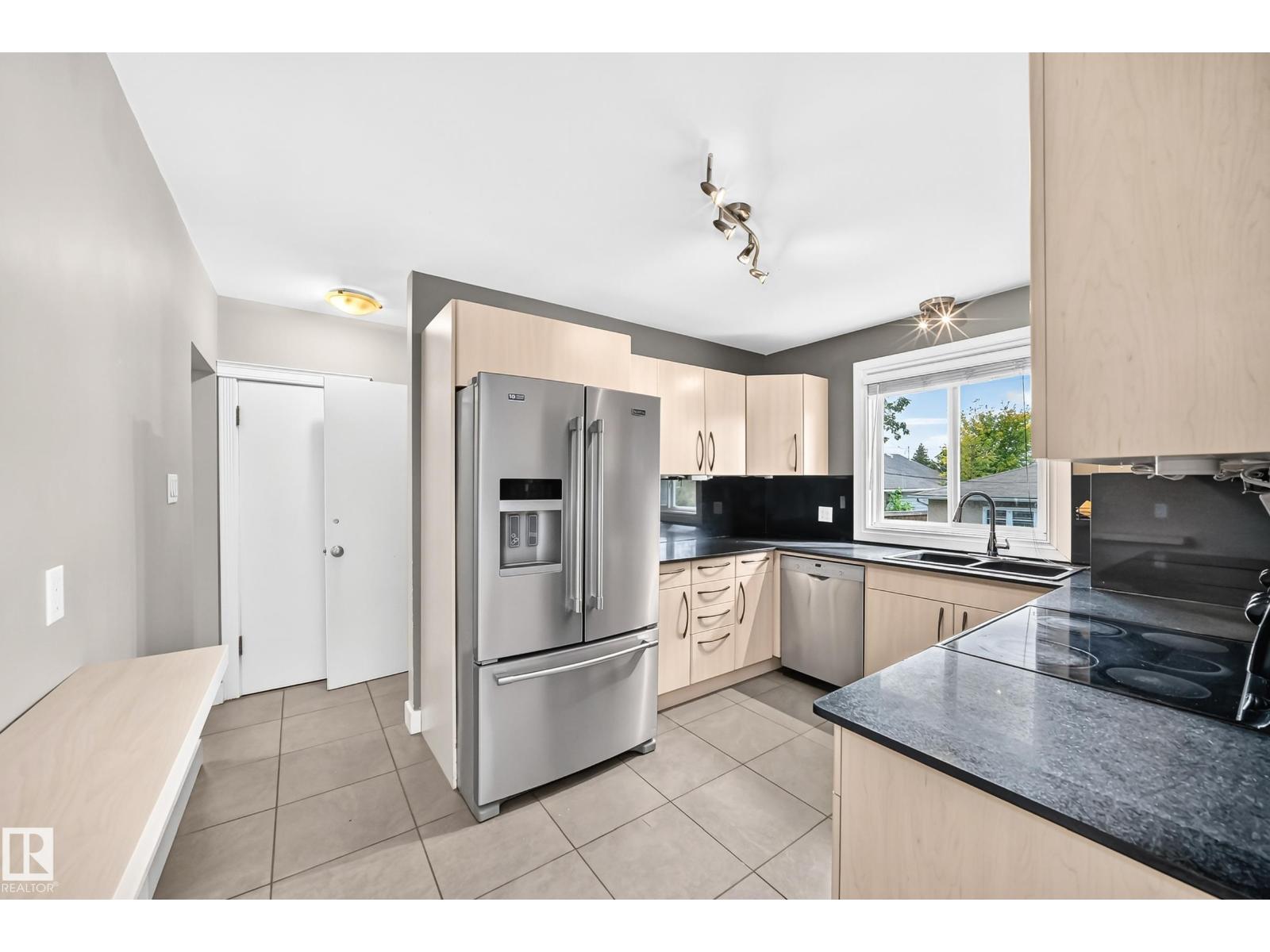 10715 133 St Nw Property Photo 11