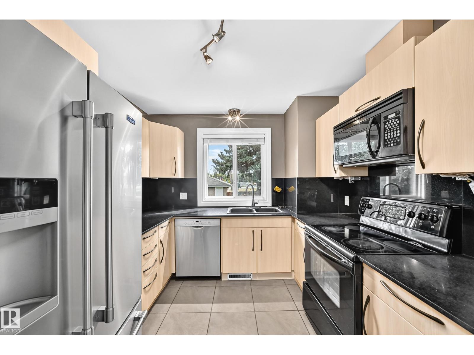 10715 133 St Nw Property Photo 13