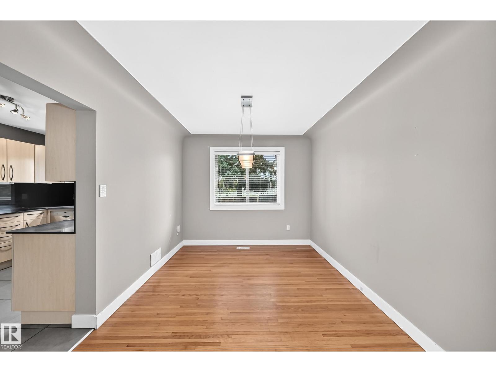 10715 133 St Nw Property Photo 17
