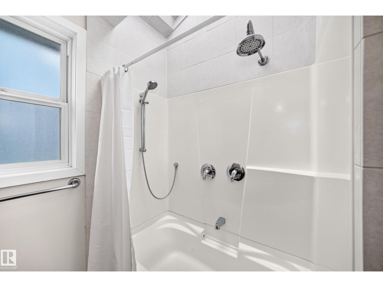 10715 133 St Nw Property Photo 28