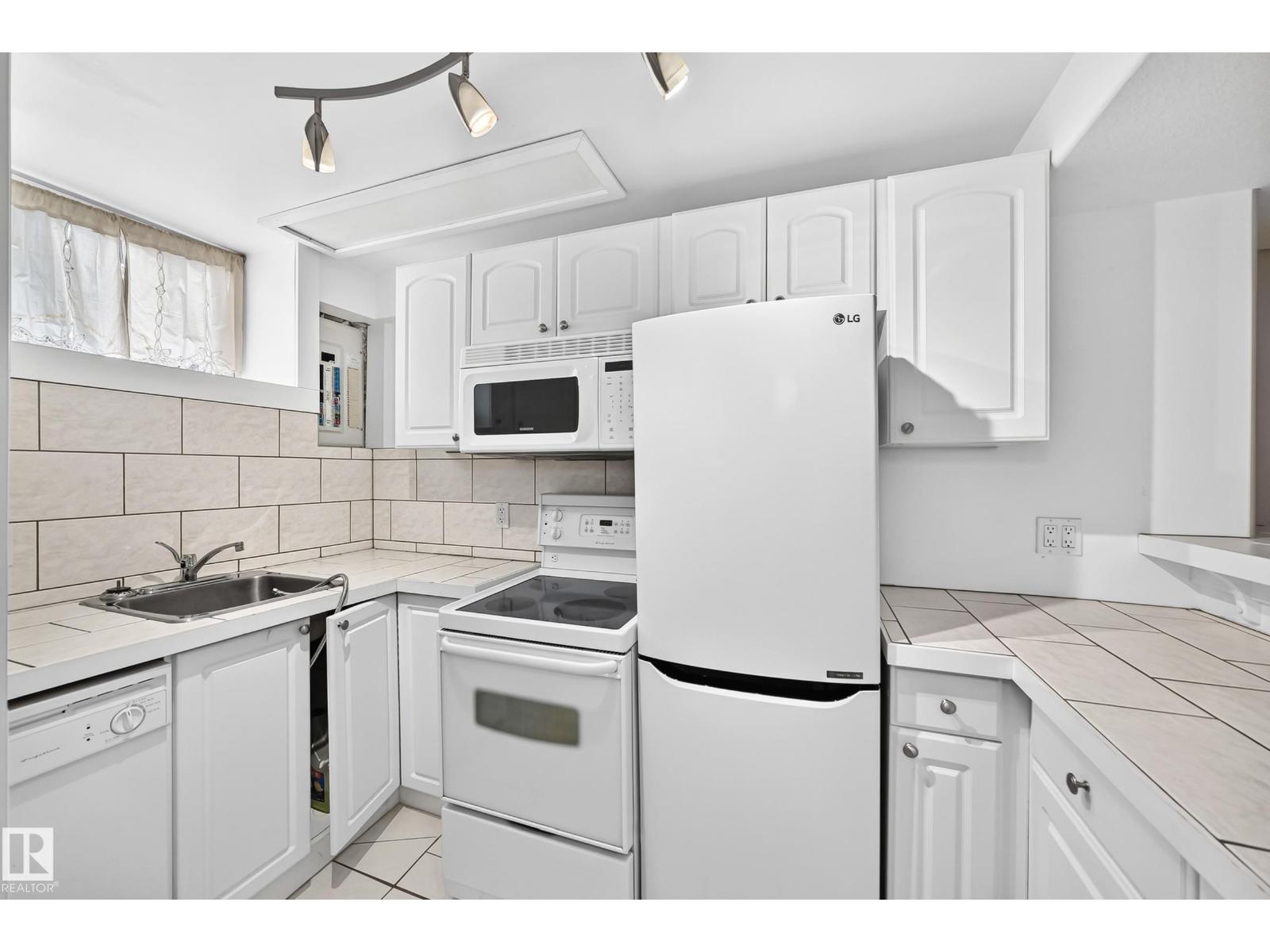 10715 133 St Nw Property Photo 40
