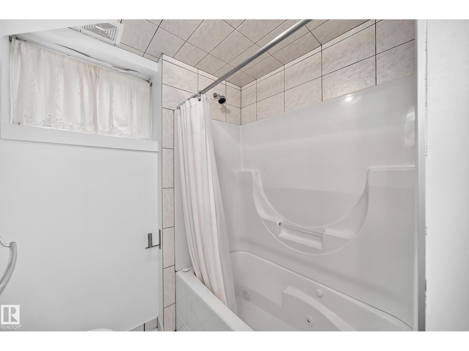 10715 133 St Nw Property Photo 52