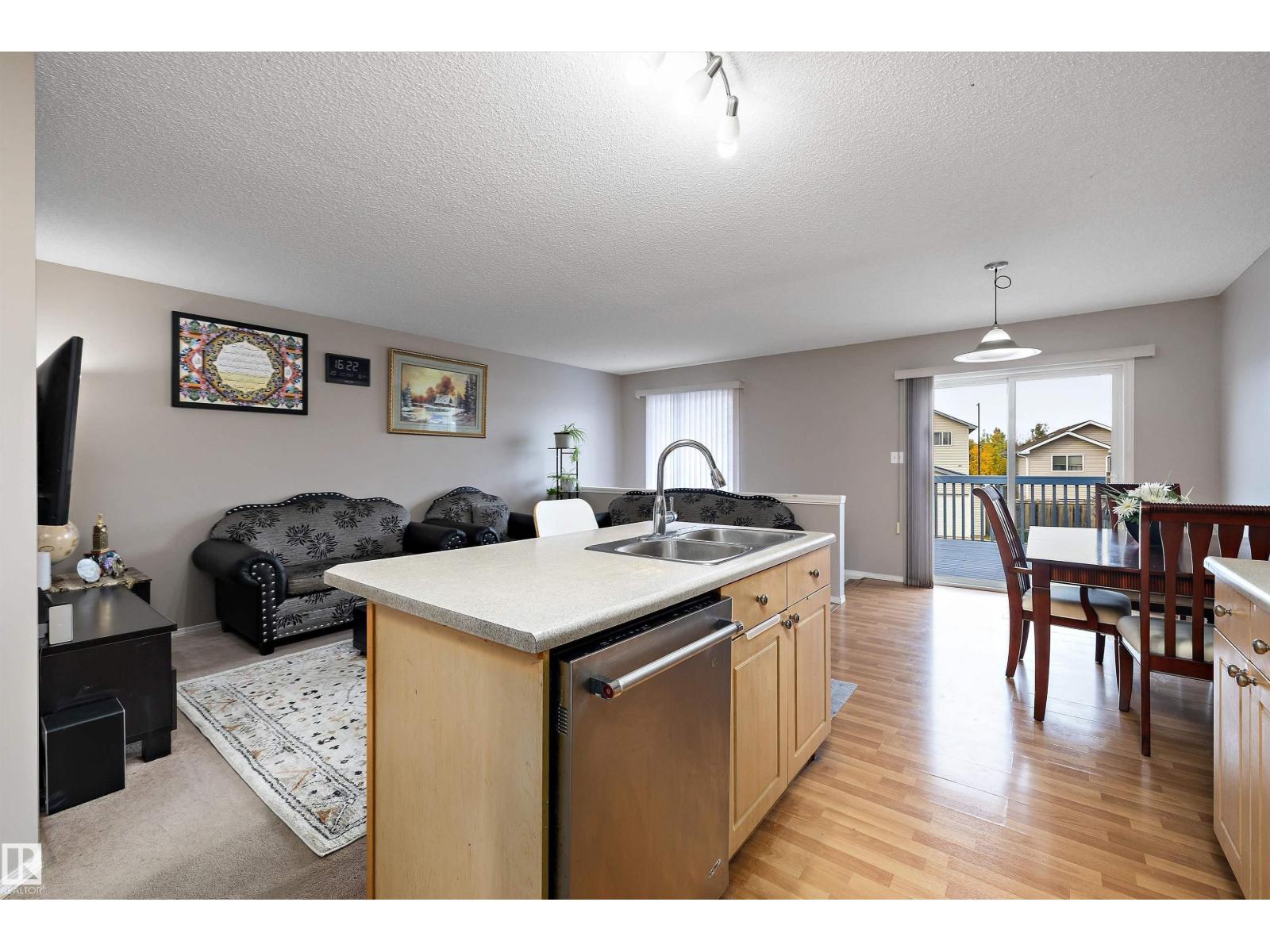 3114 32 Av Nw Property Photo 9
