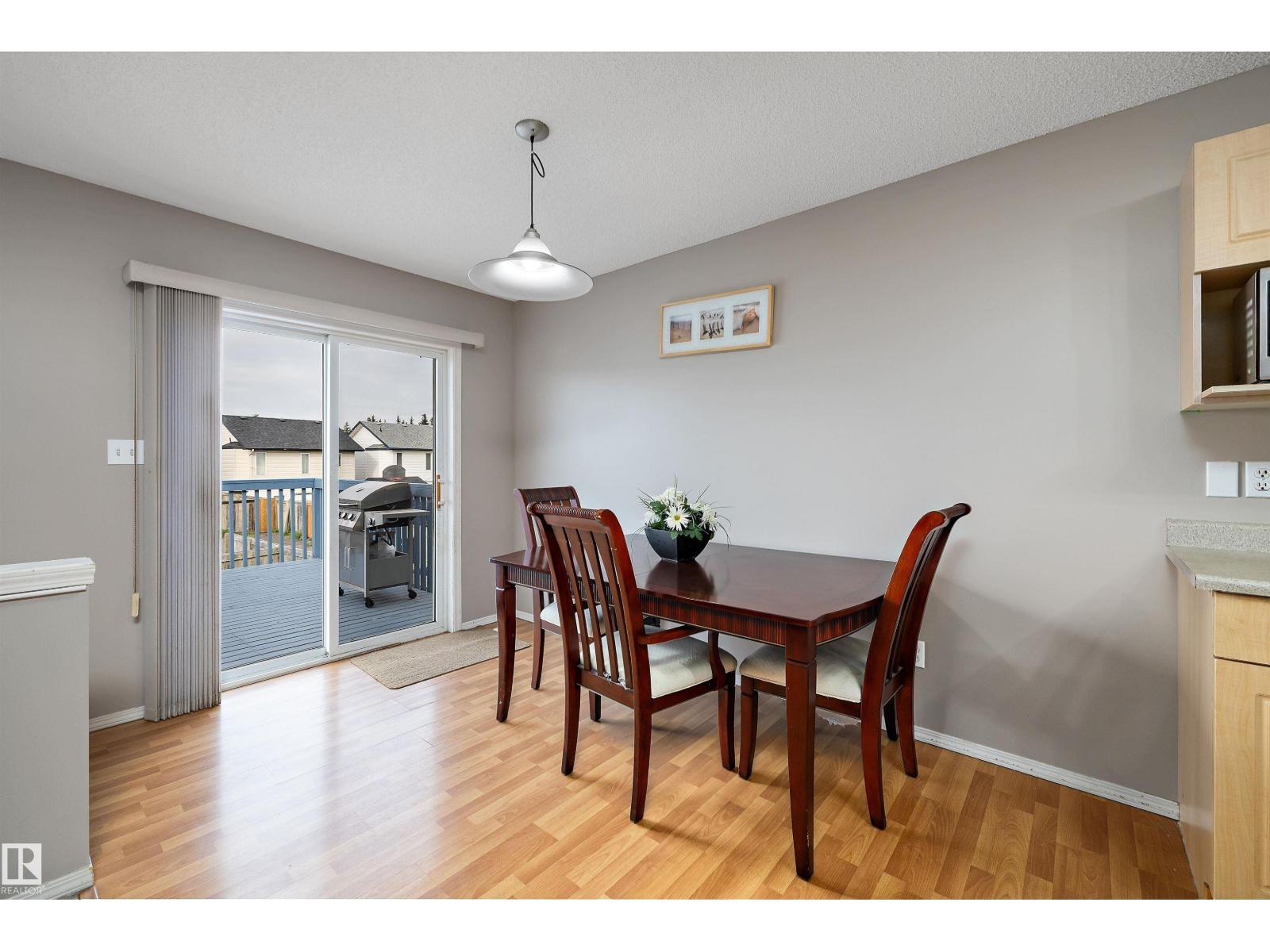 3114 32 Av Nw Property Photo 12