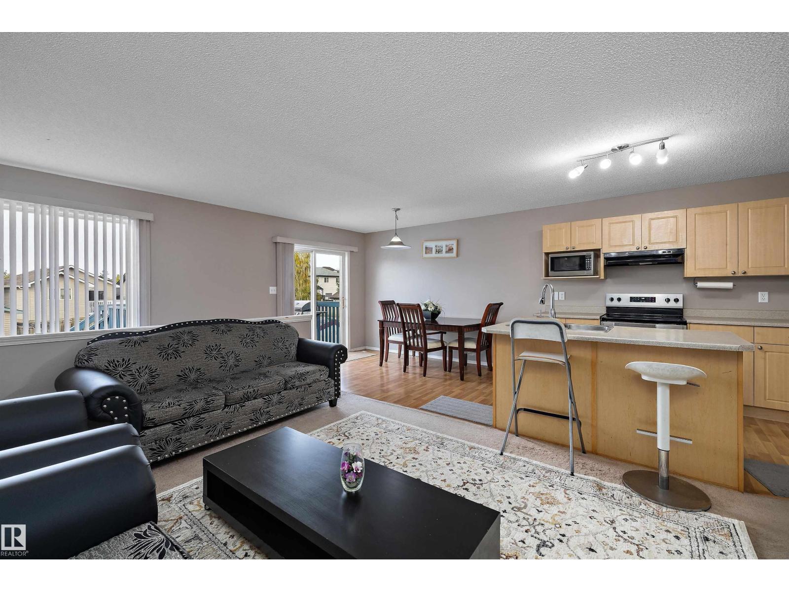 3114 32 Av Nw Property Photo 16