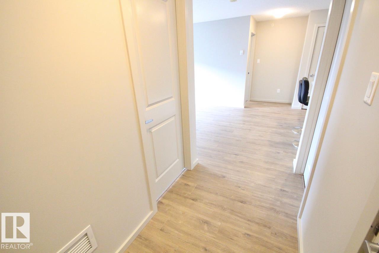 #417 5404 7 Av Sw Property Photo 7