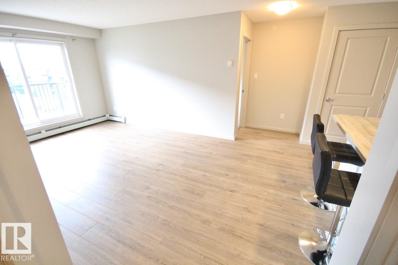 #417 5404 7 Av Sw Property Photo 10