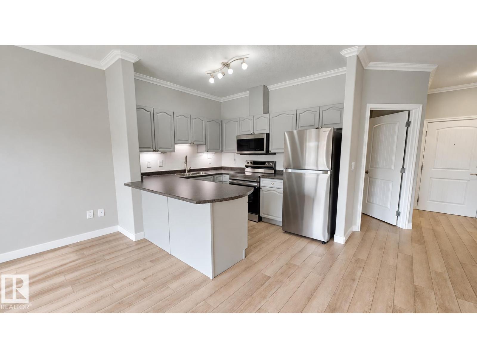 #203 8528 82 Av Nw Property Photo 8