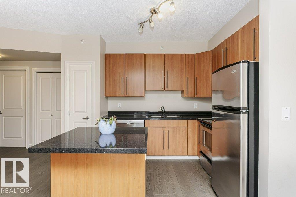 #103 9819 104 St Nw Property Photo 12