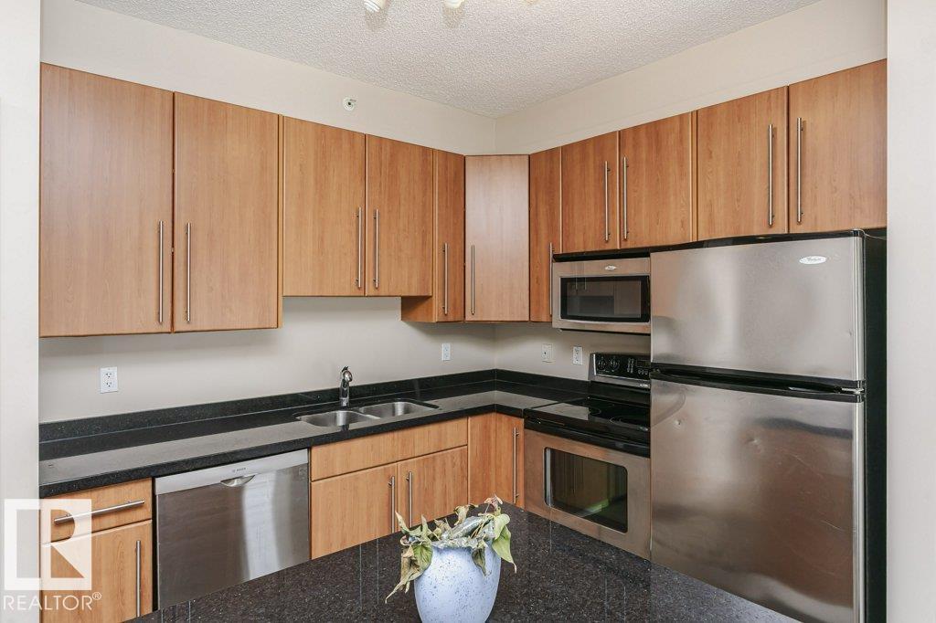 #103 9819 104 St Nw Property Photo 16