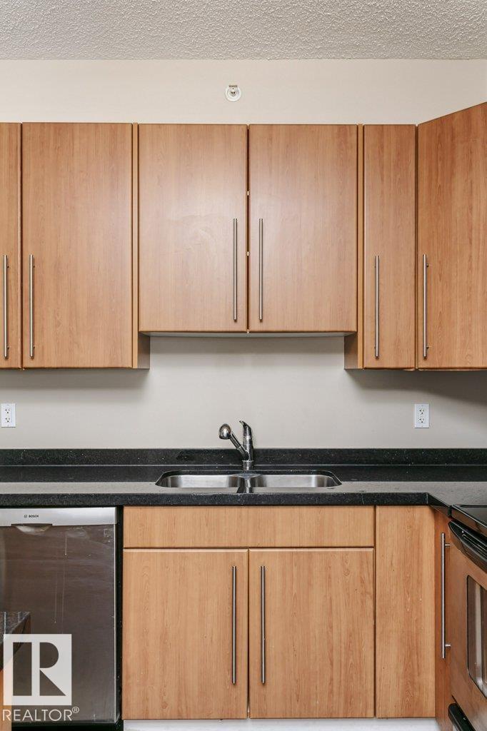 #103 9819 104 St Nw Property Photo 17