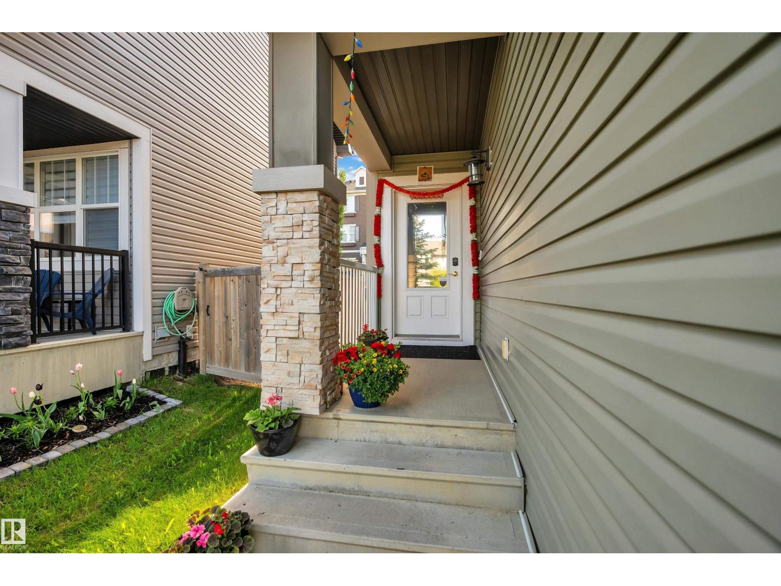 2573 Cole Cr Sw Property Photo 5