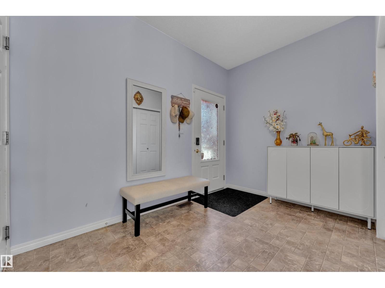 2573 Cole Cr Sw Property Photo 6