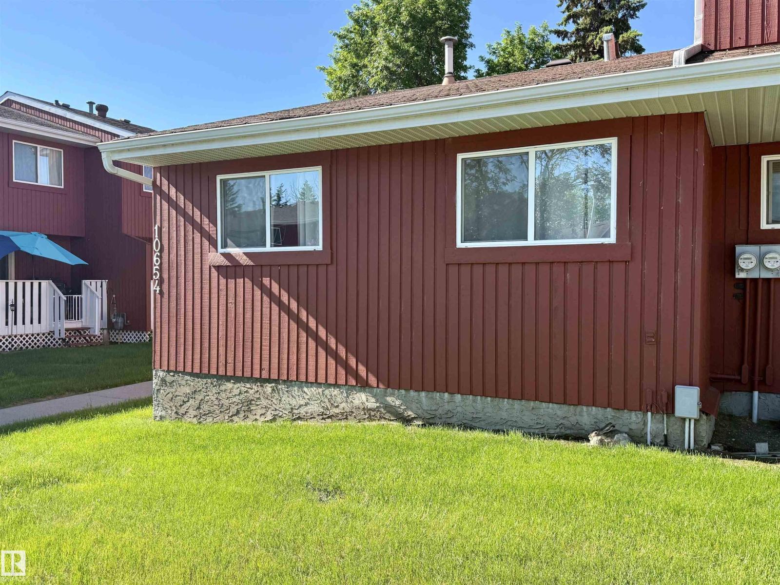 10654 Beaumaris Rd Nw Property Photo 5