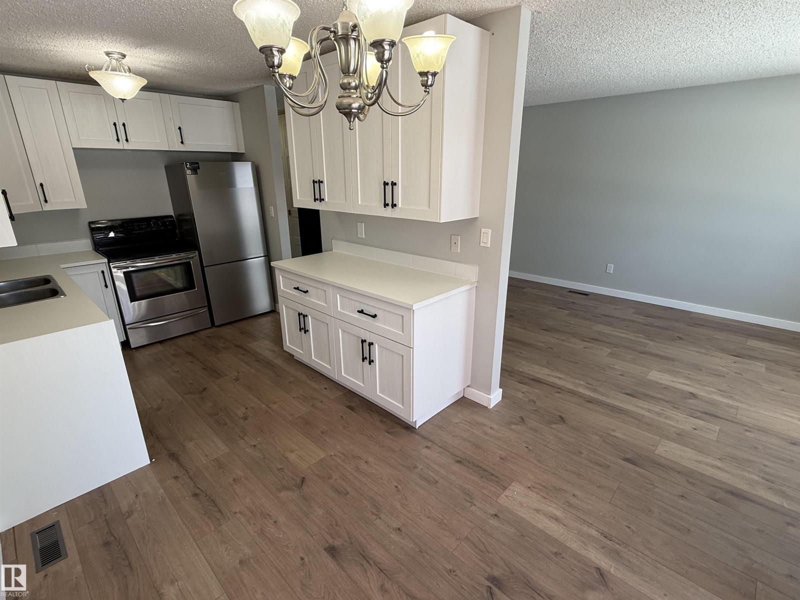10654 Beaumaris Rd Nw Property Photo 12