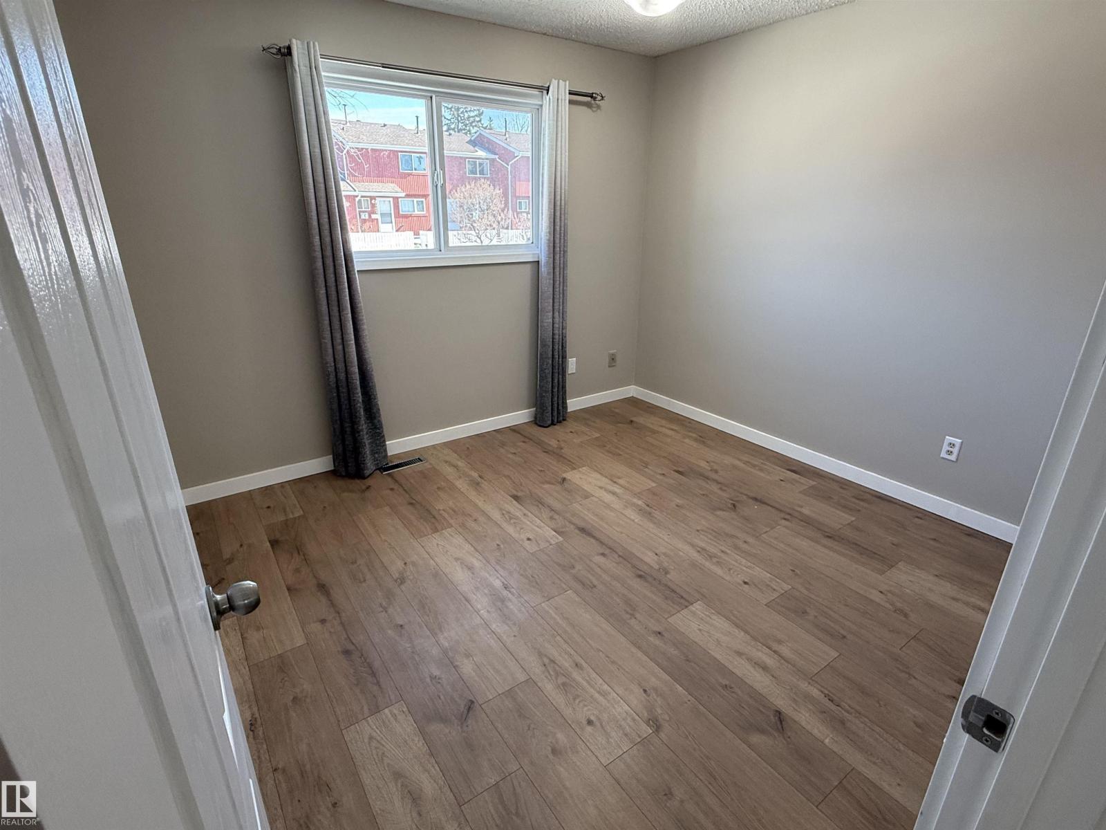 10654 Beaumaris Rd Nw Property Photo 16