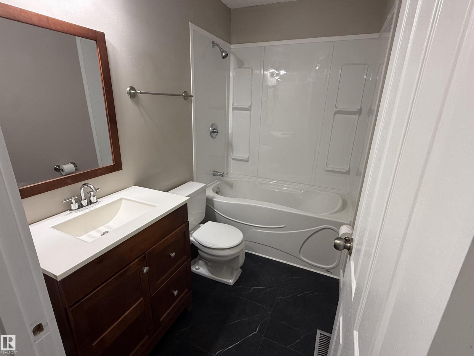 10654 Beaumaris Rd Nw Property Photo 18