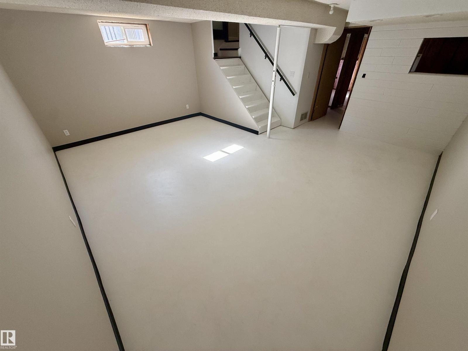 10654 Beaumaris Rd Nw Property Photo 22