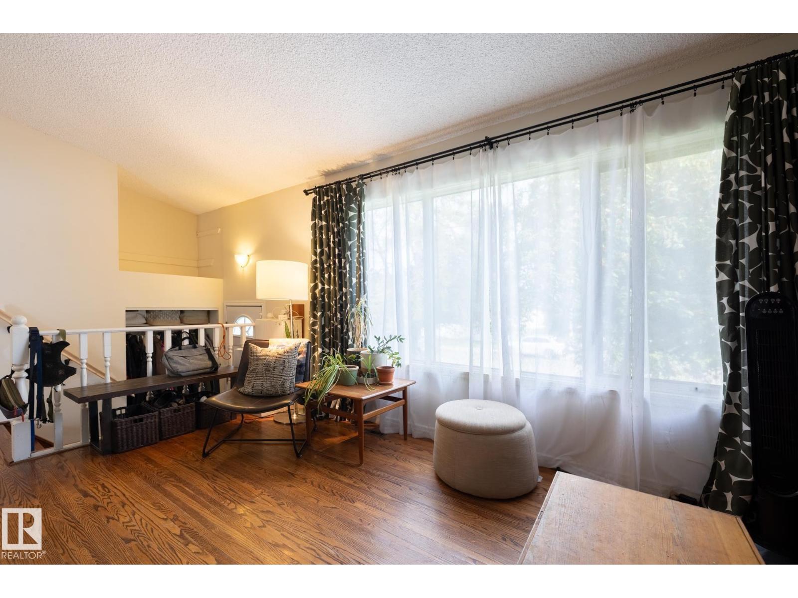 10972 157 St Nw Property Photo 3