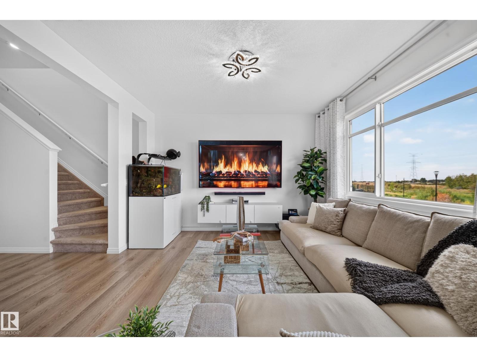 4104 3 Av Sw Property Photo 9