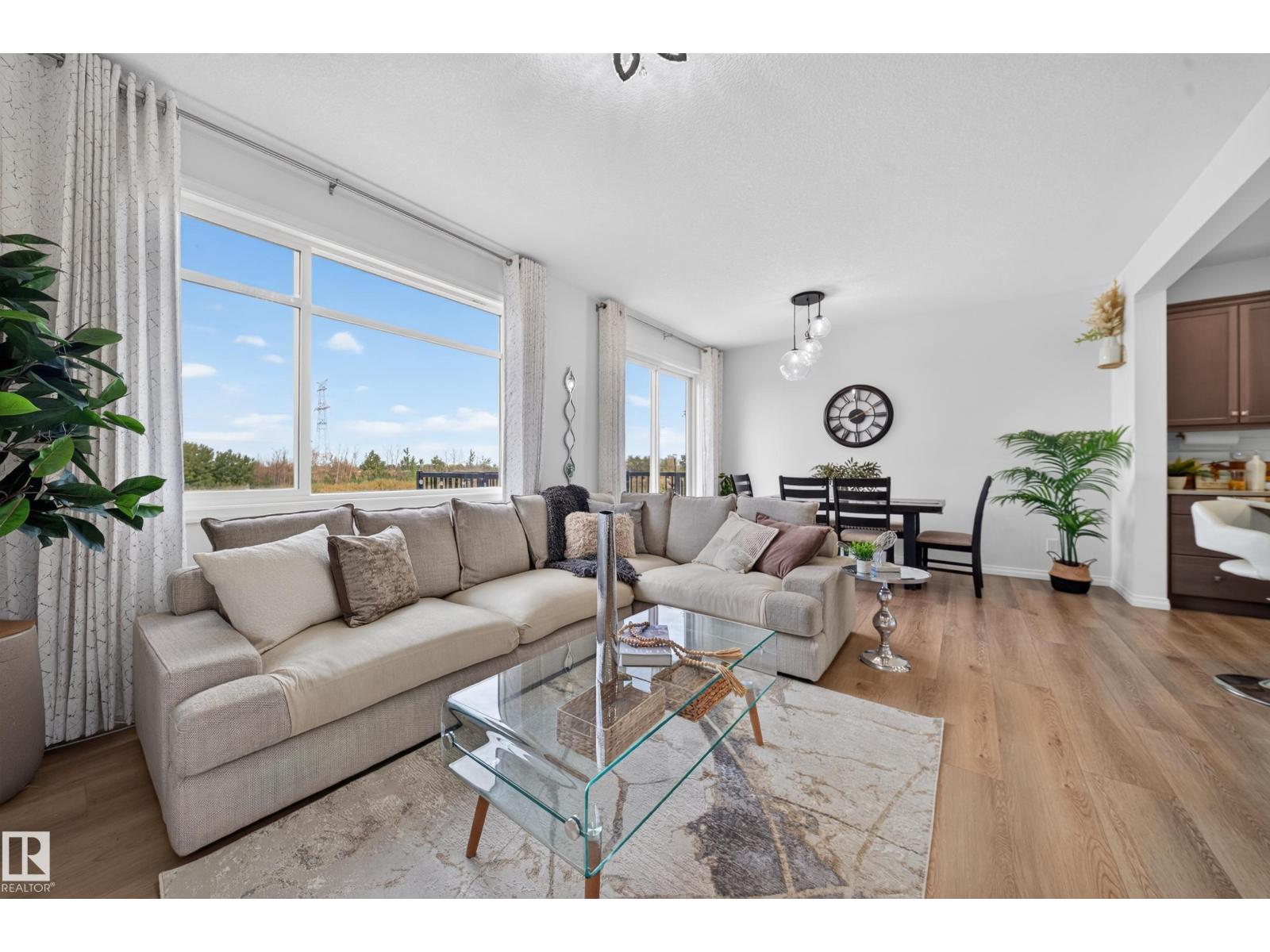 4104 3 Av Sw Property Photo 10