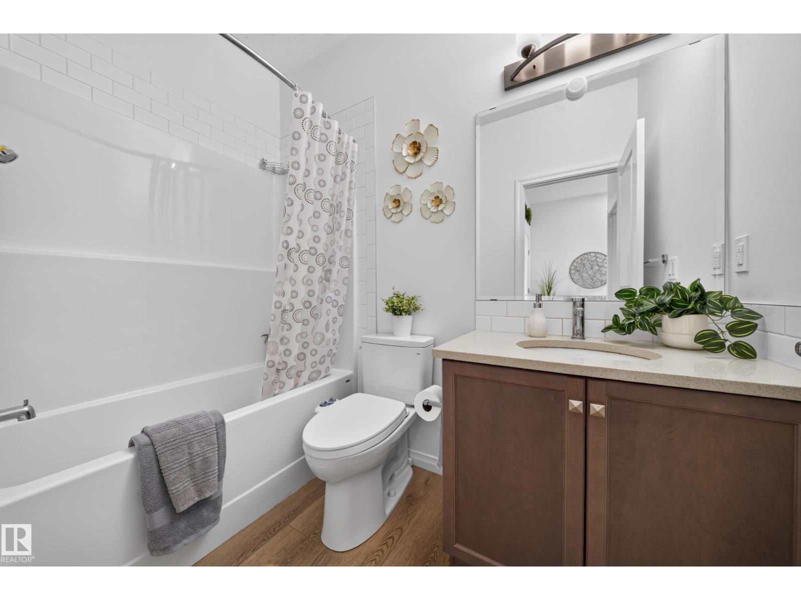 4104 3 Av Sw Property Photo 24