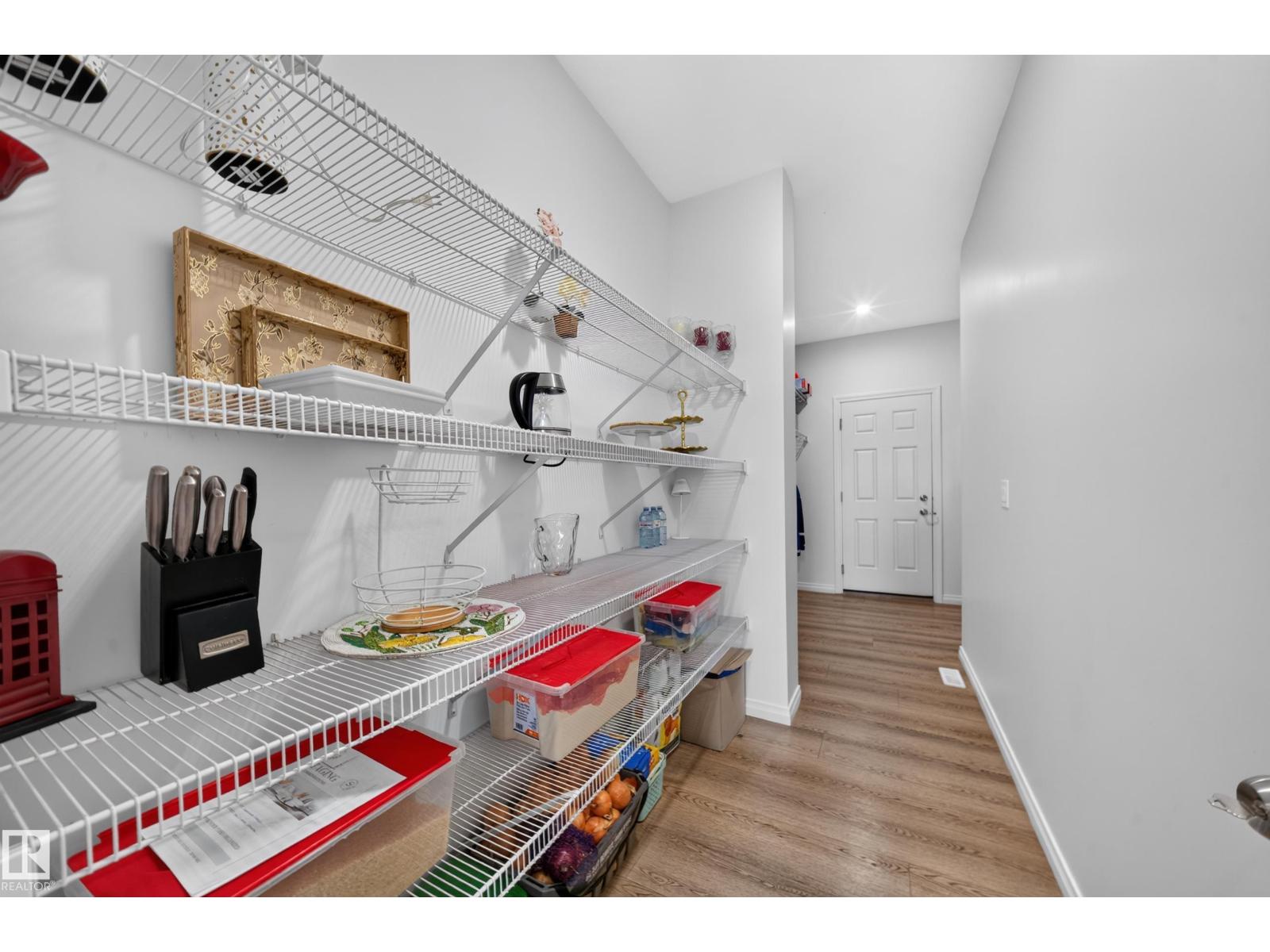 4104 3 Av Sw Property Photo 25