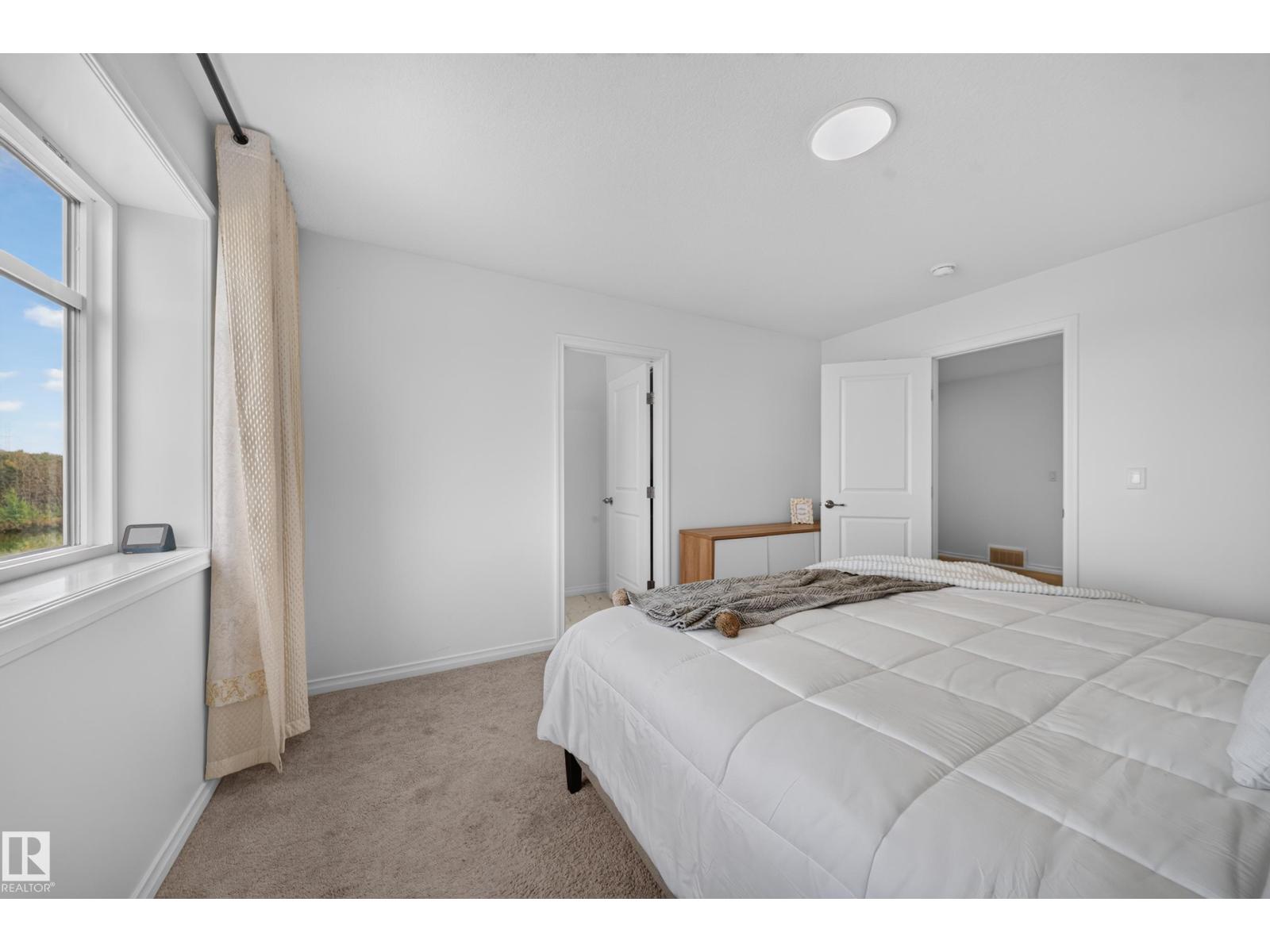 4104 3 Av Sw Property Photo 32