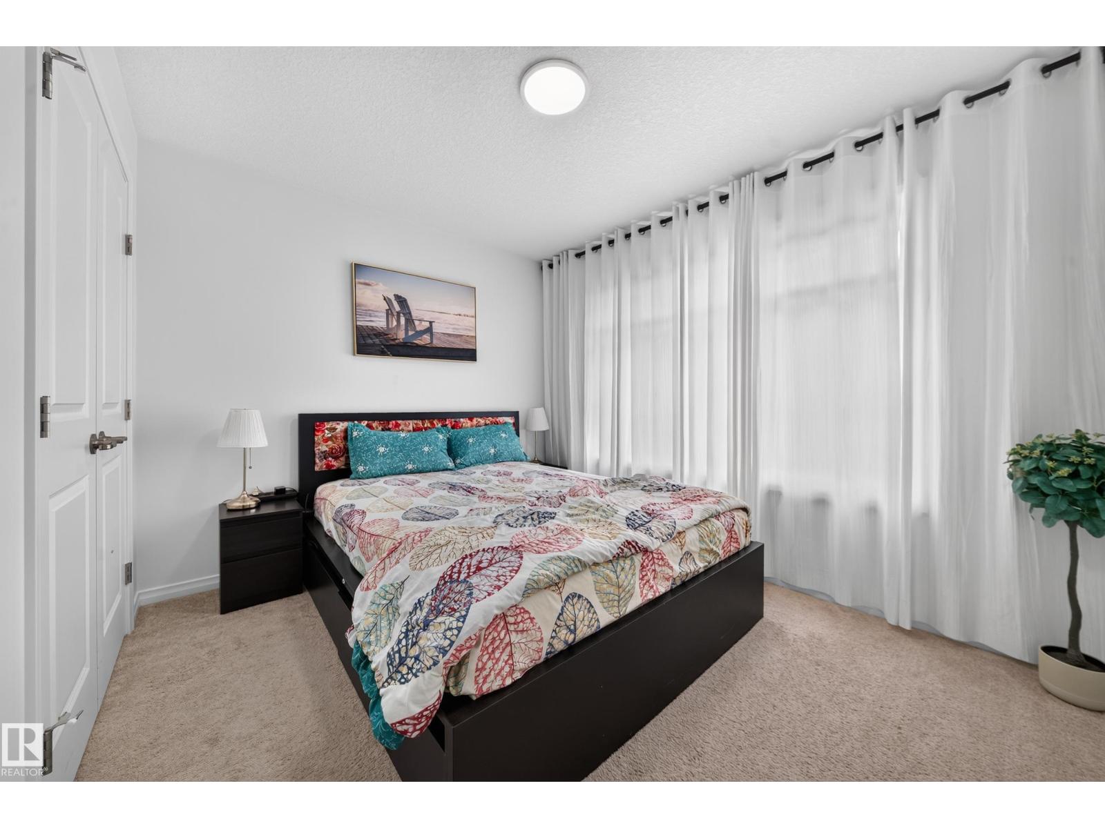 4104 3 Av Sw Property Photo 35