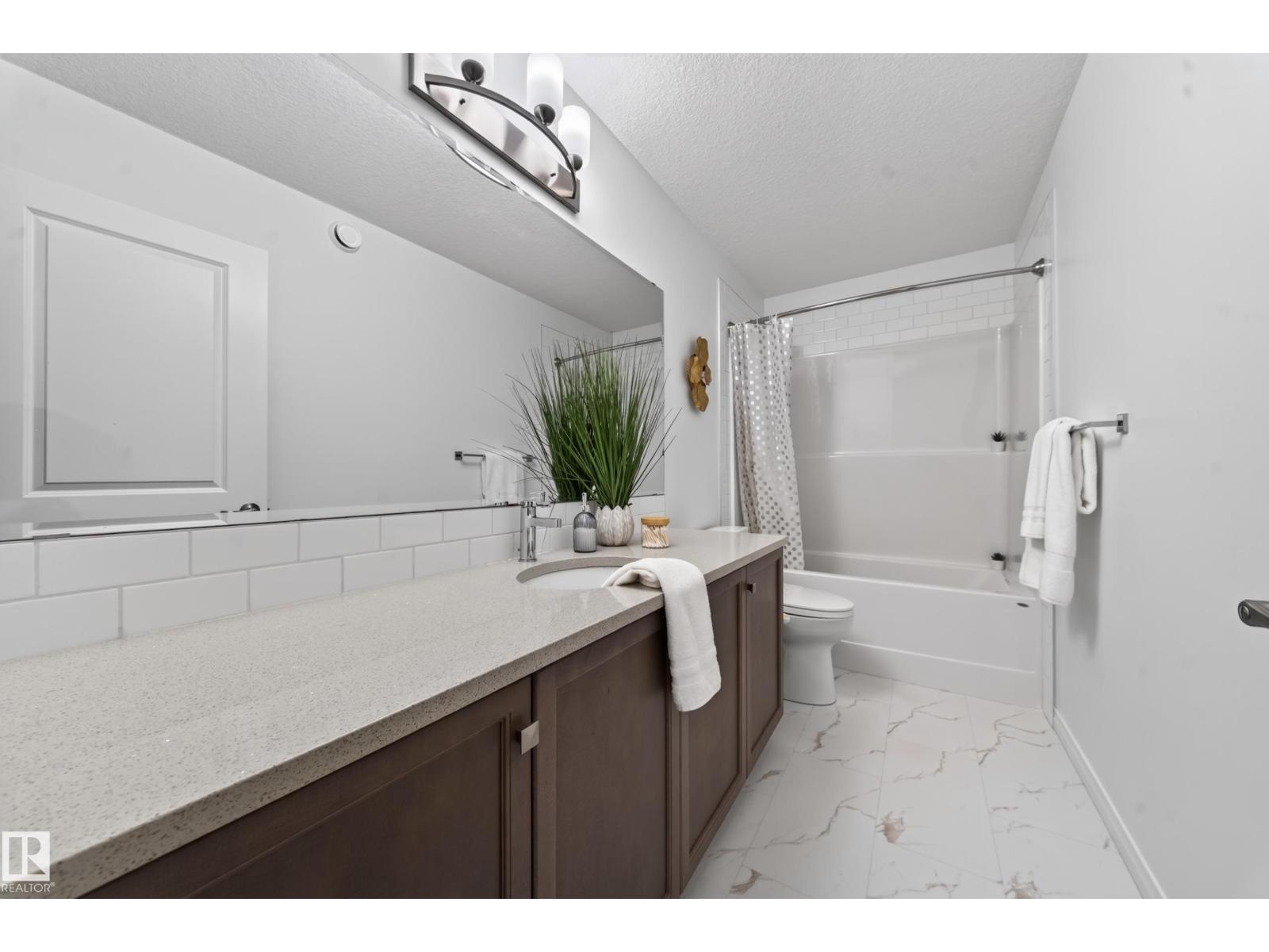 4104 3 Av Sw Property Photo 39