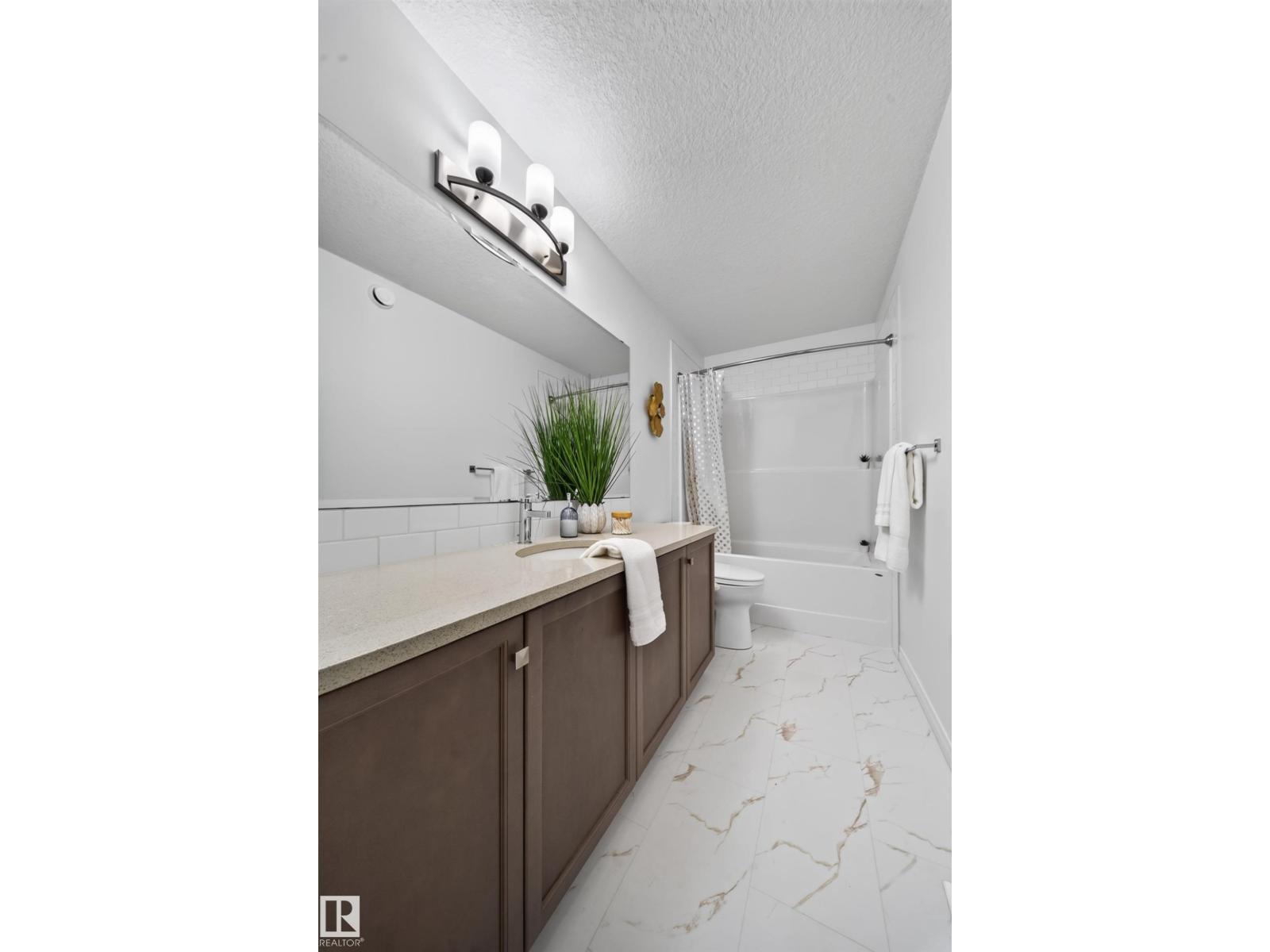 4104 3 Av Sw Property Photo 40