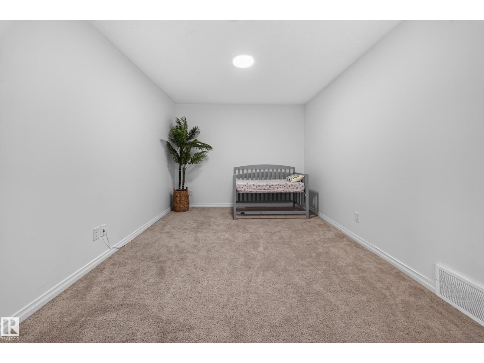 4104 3 Av Sw Property Photo 42