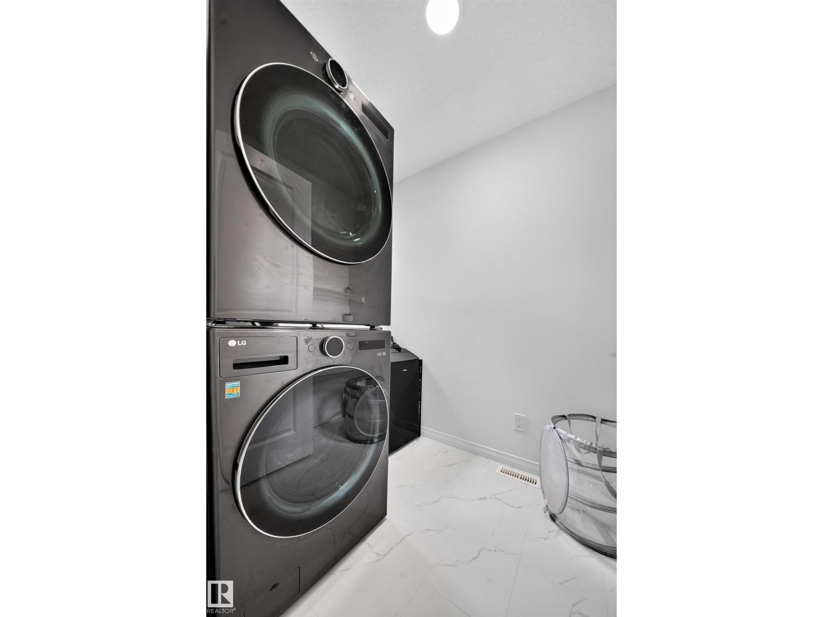 4104 3 Av Sw Property Photo 43