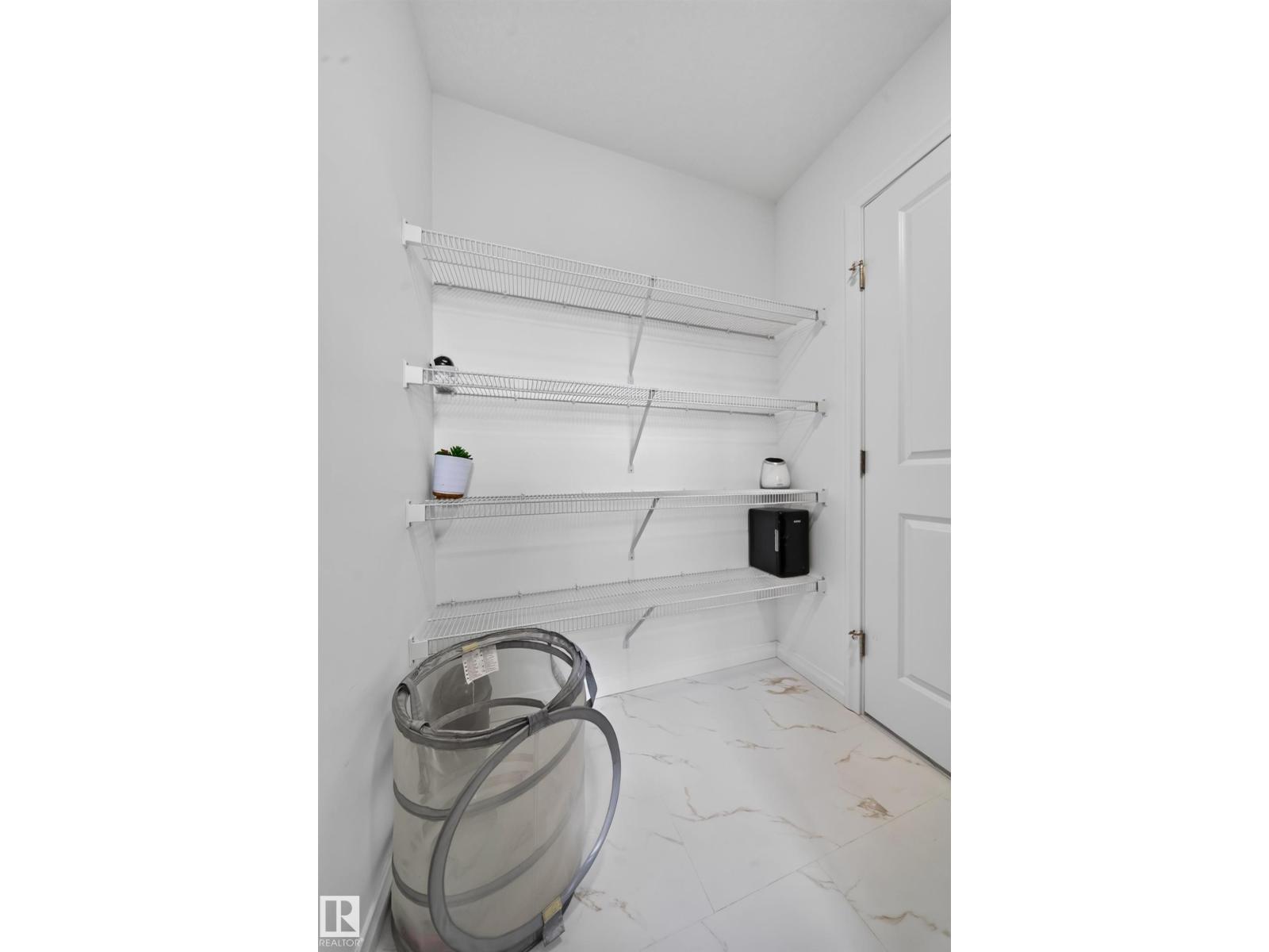 4104 3 Av Sw Property Photo 44