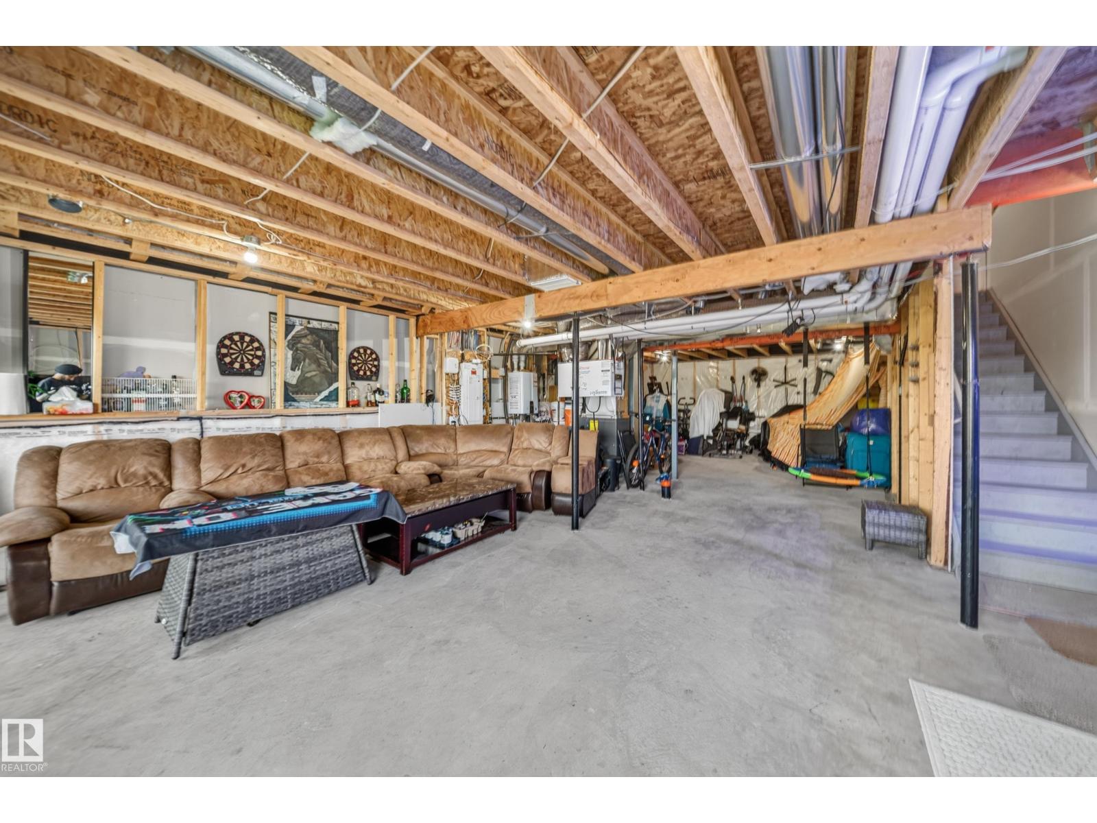 4104 3 Av Sw Property Photo 46